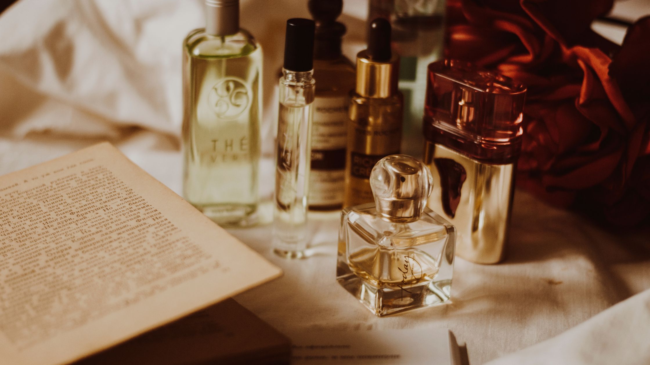 ¿Cómo se sabe si un perfume tiene feromonas? Te lo explicamos